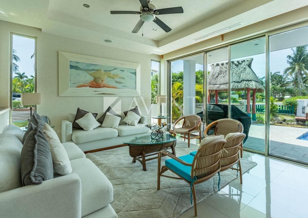 House for Sale, Isla Dorada Residential Complex, Cancún.