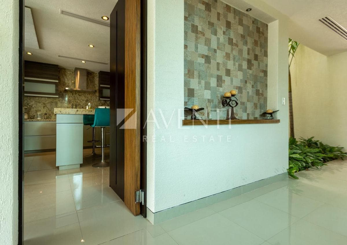 House for Sale, Isla Dorada Residential Complex, Cancún.