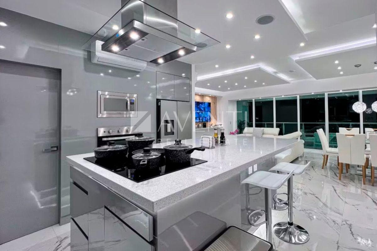 APARTMENT FOR SALE, ISOLA, PUERTO CANCÚN, CANCÚN