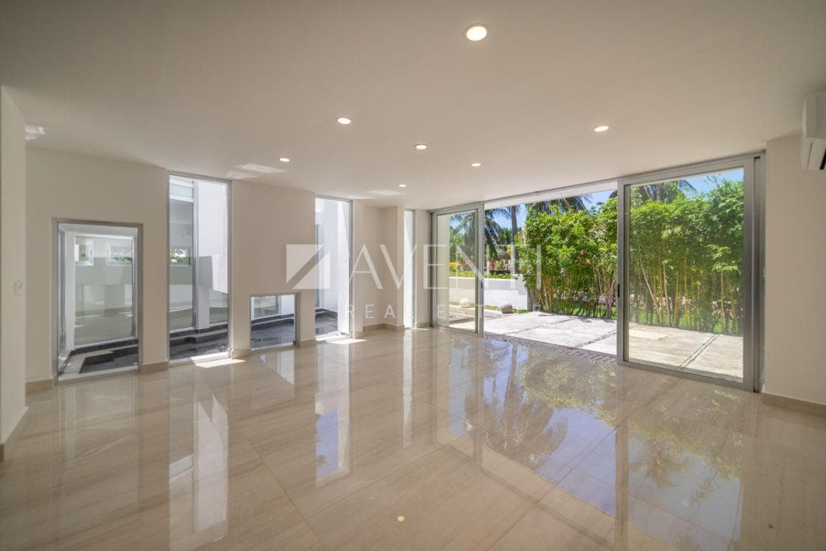 House for Sale, Isla Dorada, Cancun Hotel Zone, Cancun