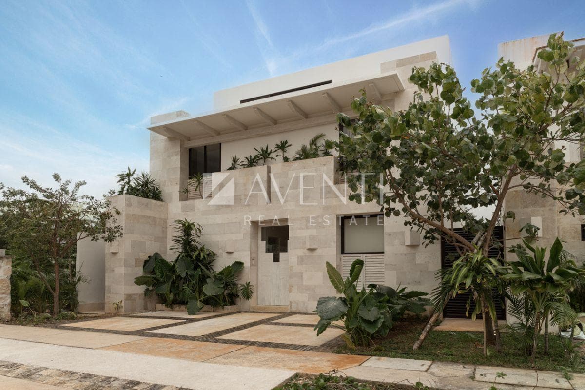 House for Sale, Losantos, Huayacán, Cancún