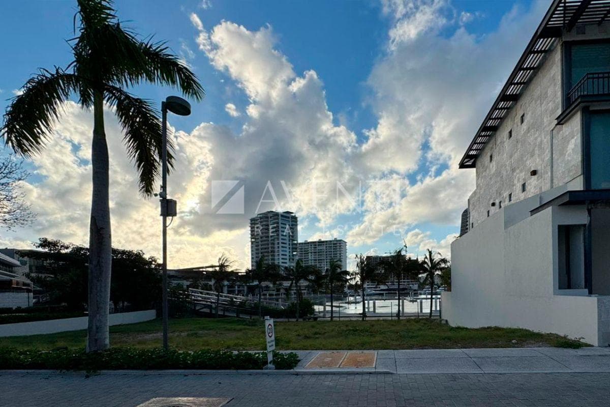 Residential Land for Sale, La Marina, Puerto Cancún