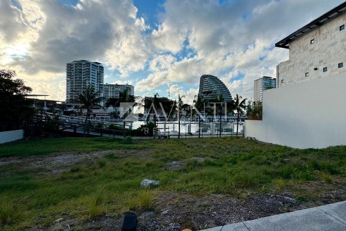 Residential Land for Sale, La Marina, Puerto Cancún