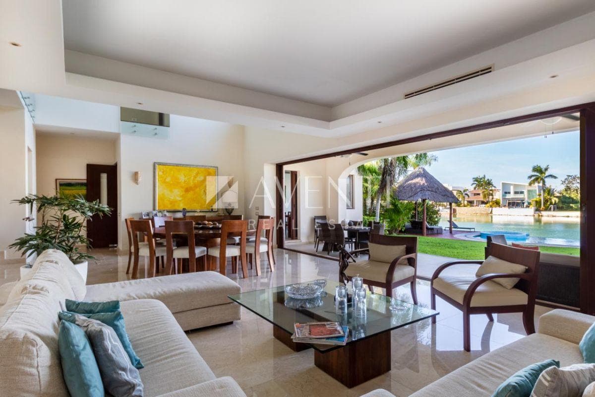 House for Sale, Lagos del Sol Residential Community, Cancún.