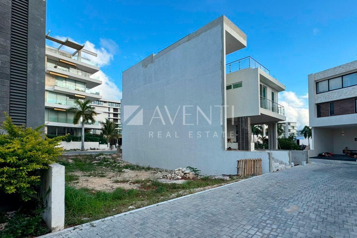 Residential Land for Sale, La Marina, Puerto Cancún