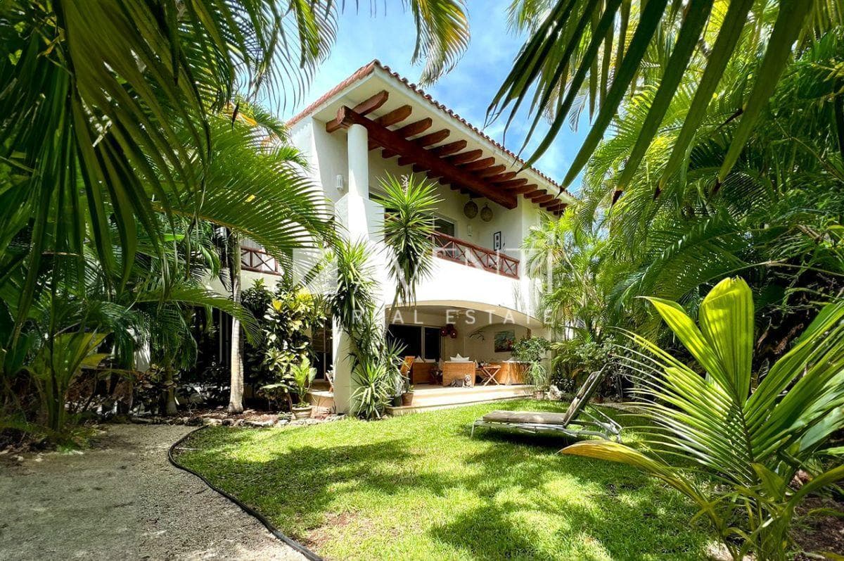 House for Sale, Isla Dorada Residential Complex, Cancún.
