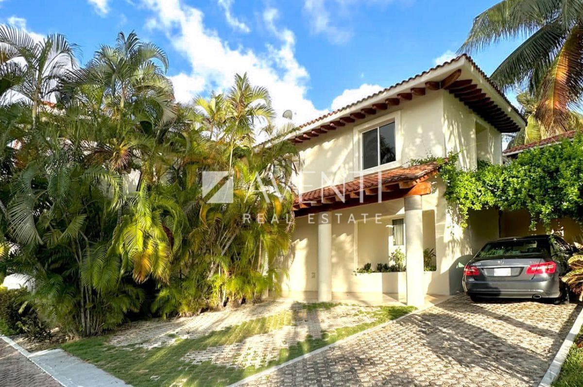 House for Sale, Isla Dorada Residential Complex, Cancún.