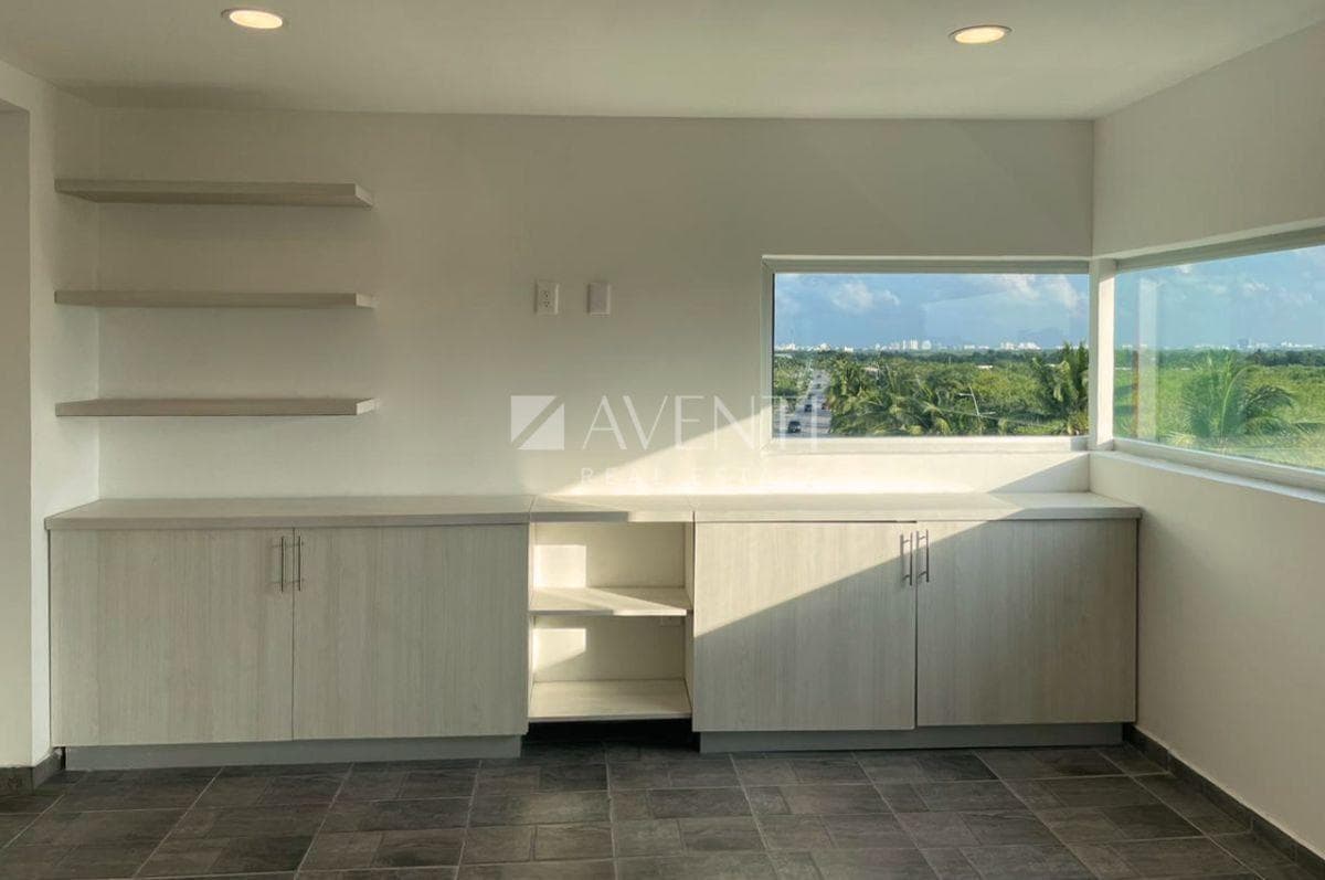 OFFICE FOR SALE: DIOMEDA COMMERCIAL BUSINESS, PUERTO CANCÚN