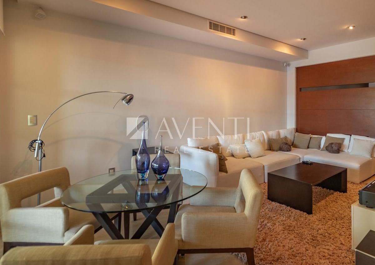 House for Sale with Dock + Yacht Included, Novo Cancún, Puerto Cancún