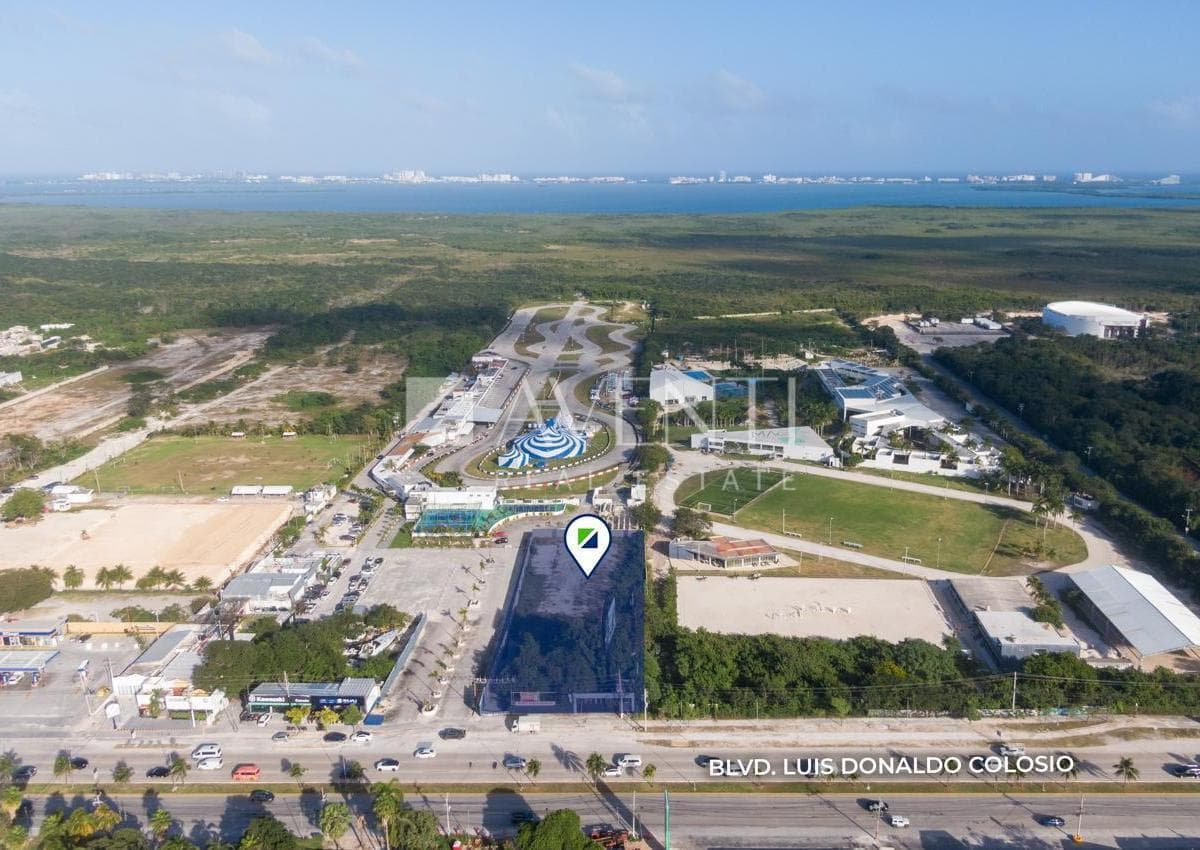 Land for Sale, Colosio Ave., Cancún, Quintana Roo.