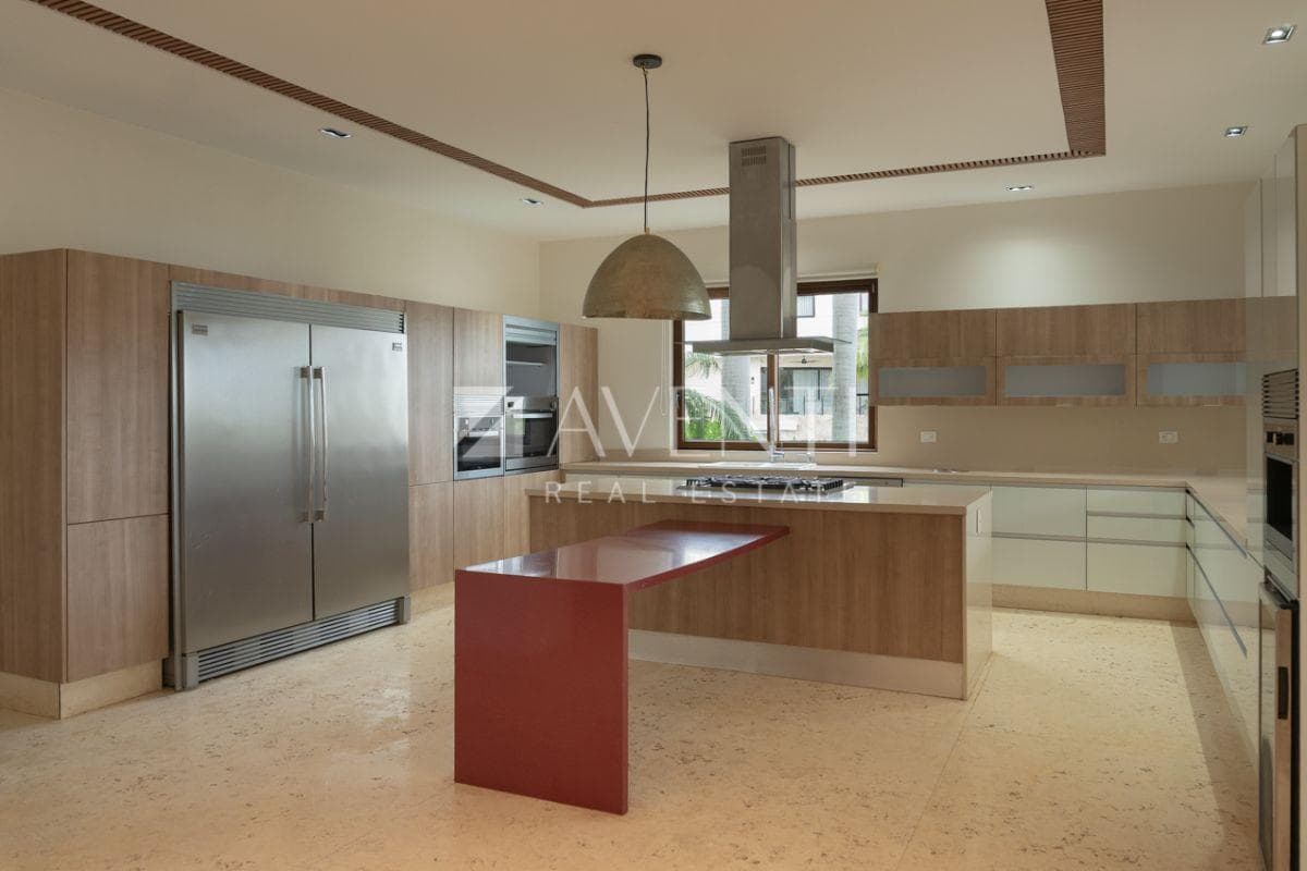 HOUSE FOR SALE, LOS CANALES, PUERTO CANCÚN, CANCÚN