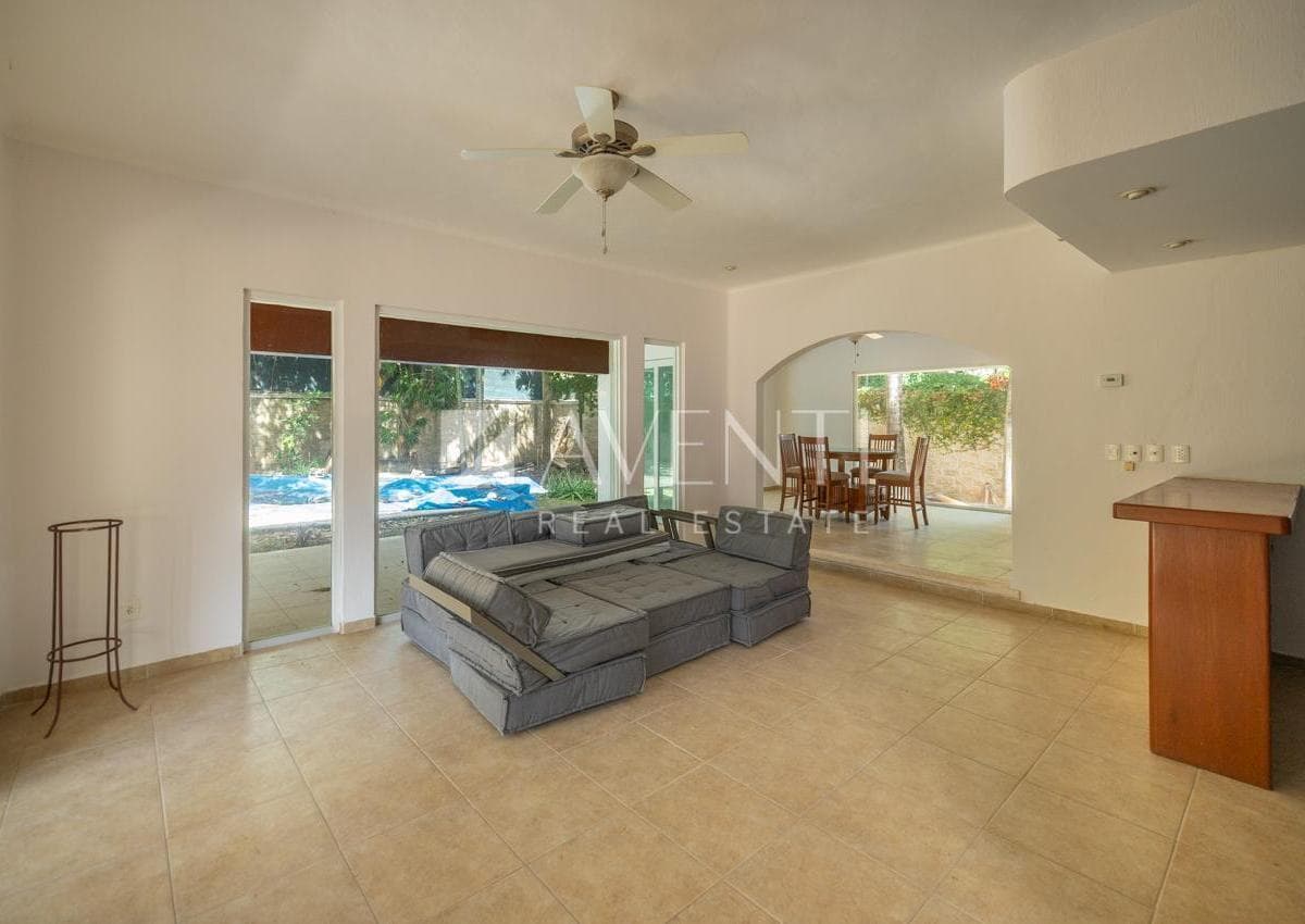 House for Sale, SM 11, Cancún