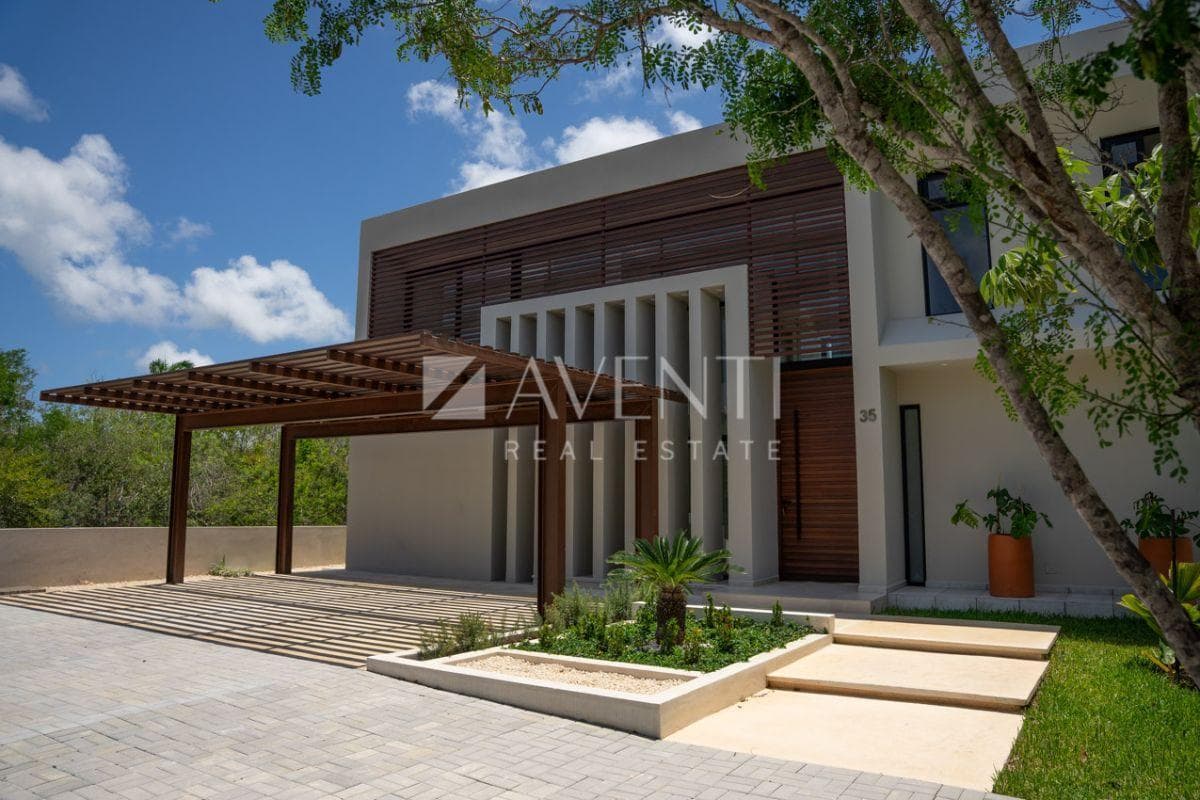 House for Sale, Country Club, Colosio Highway, Cancún
