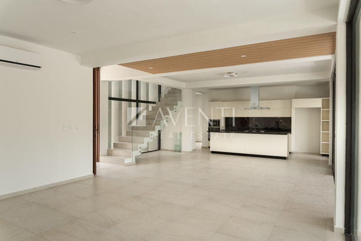 House for Sale, Country Club, Colosio Highway, Cancún