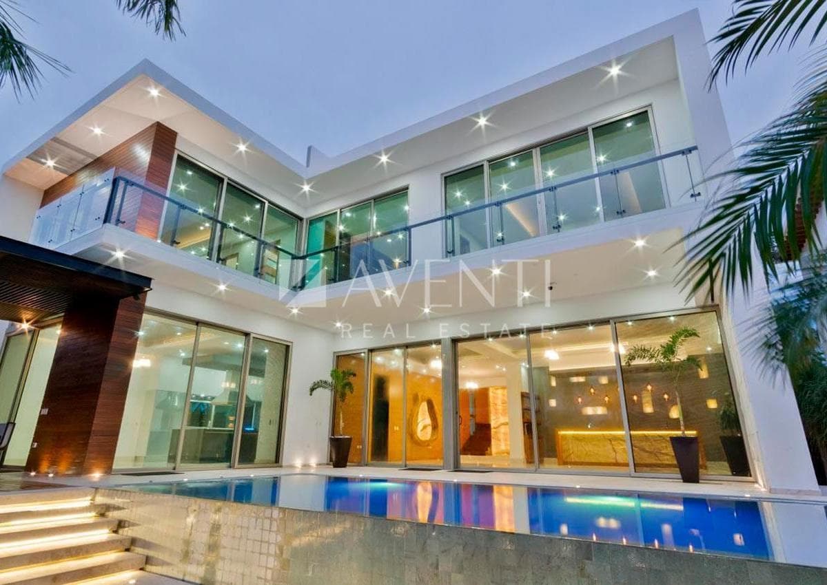 House for sale in Puerto Cancún, Los Canales Residential Community, Cancún.