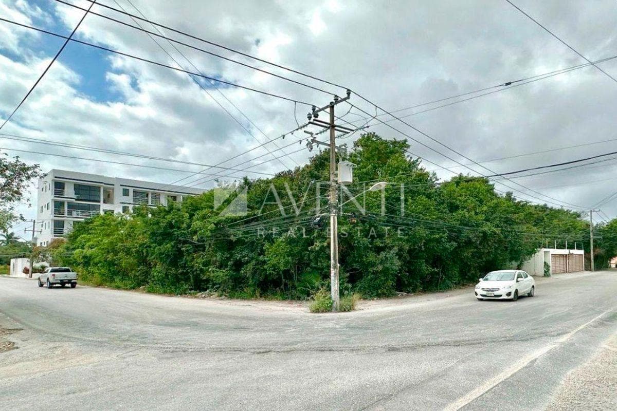 Residential Lot for Sale/Rent, Downtown Huayacán, Cancún
