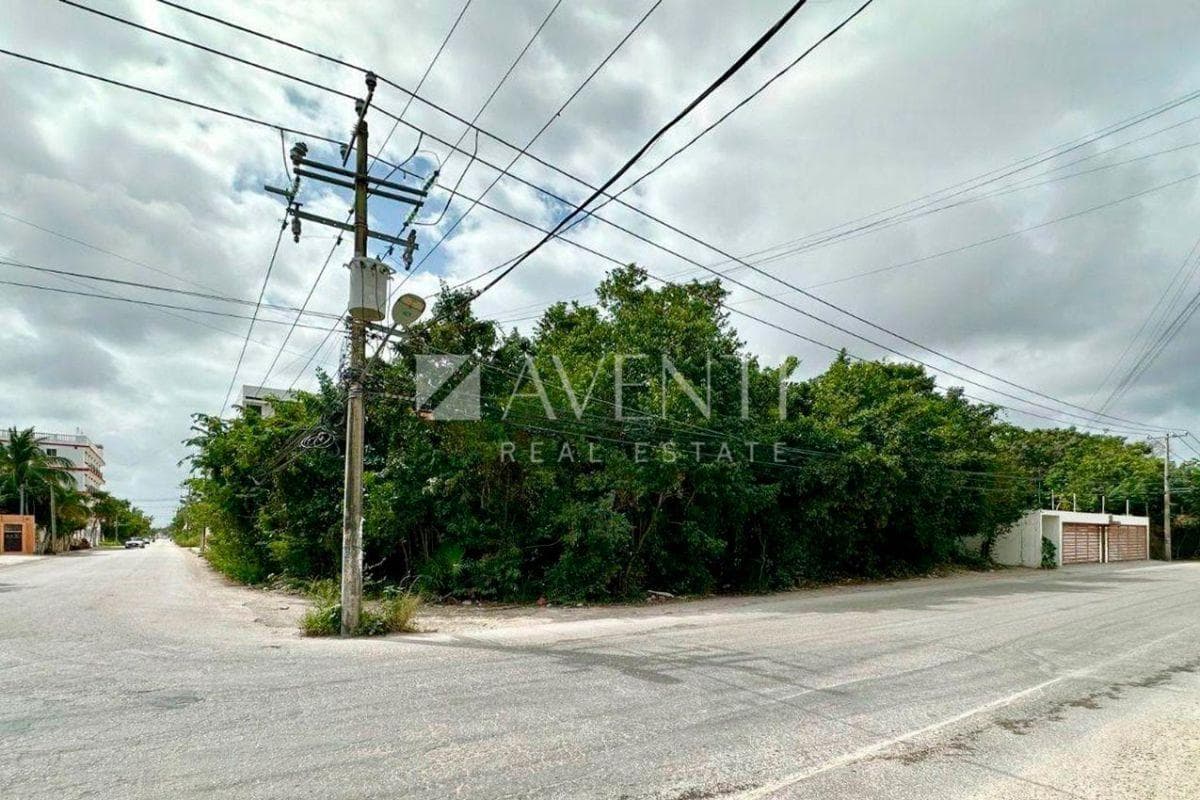 Residential Lot for Sale/Rent, Downtown Huayacán, Cancún
