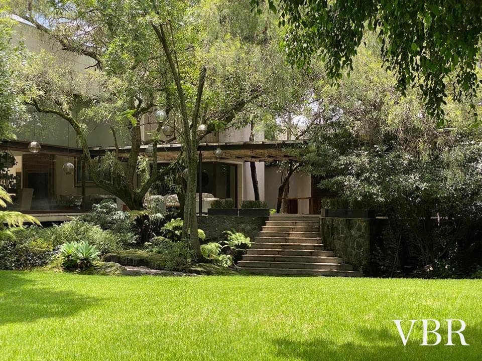 Luxury mansion in El Pedregal for sale.