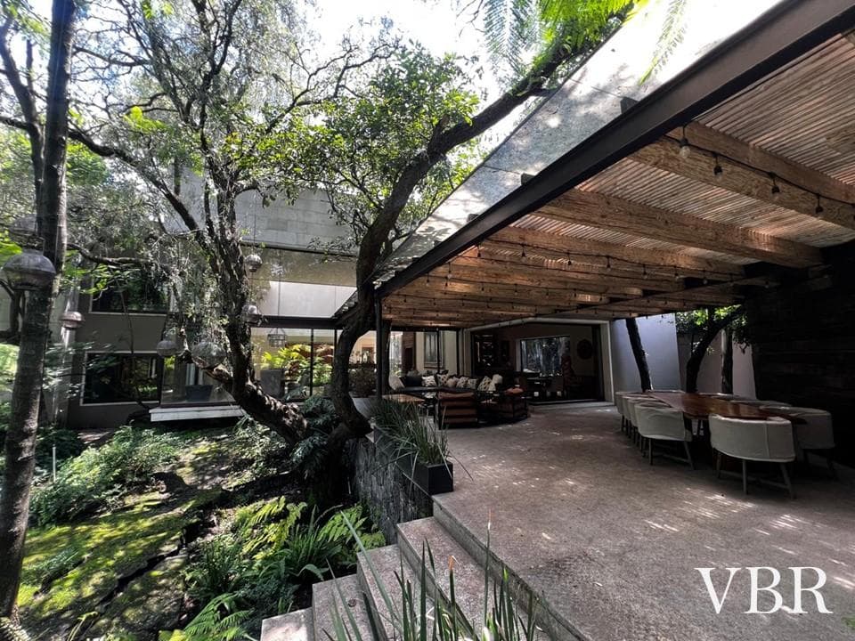 Luxury mansion in El Pedregal for sale.