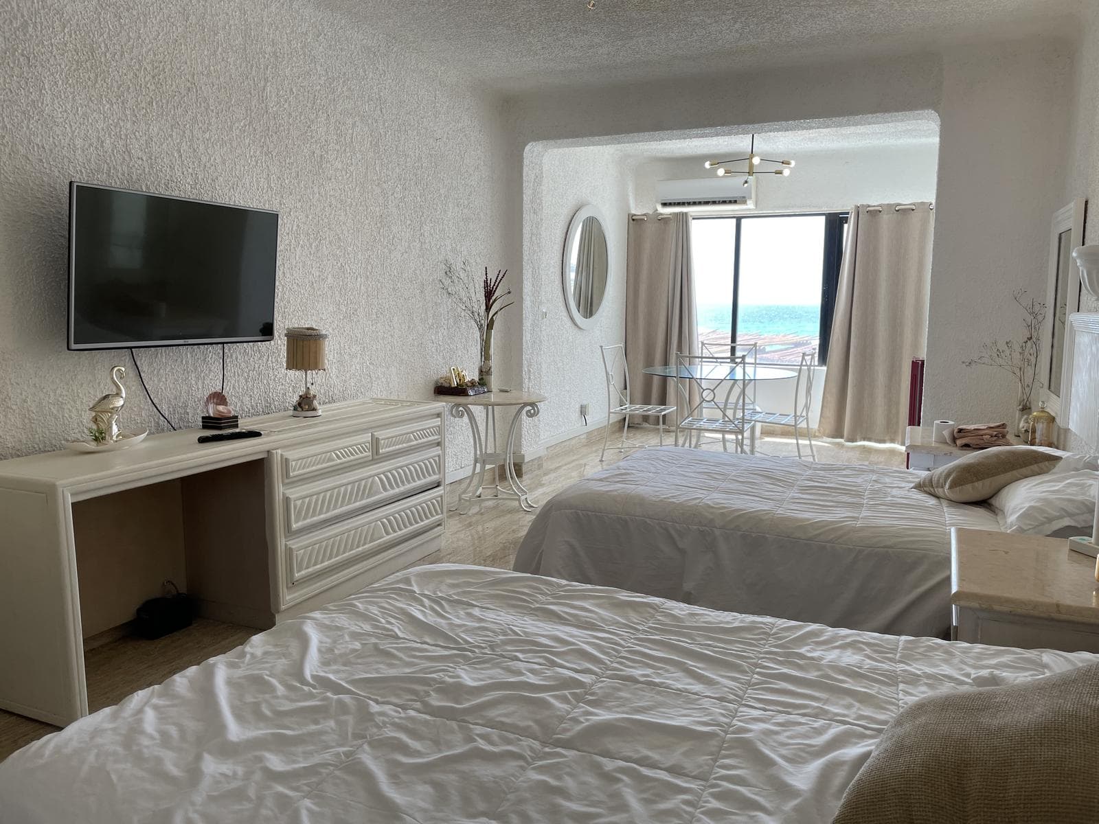 Apartment for Rent in Cancún - Beachfront