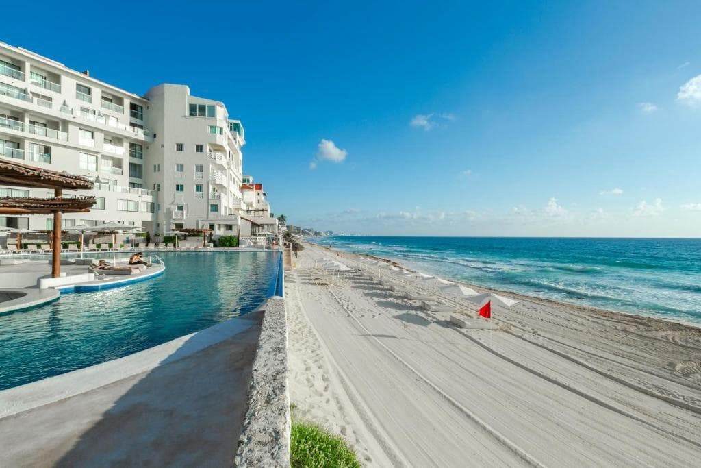 Apartment for Rent in Cancun - Beachfront