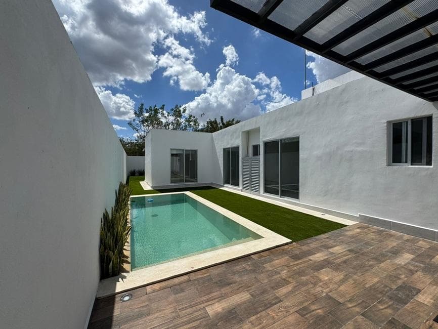 House in the Yucatán Country Club area