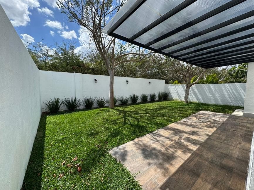 House in the Yucatán Country Club area
