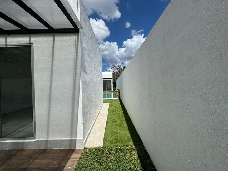 House in the Yucatán Country Club area