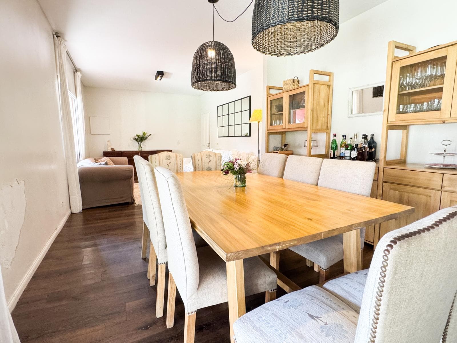 House for Sale in the Santa Barbara NeighborhoodHouse