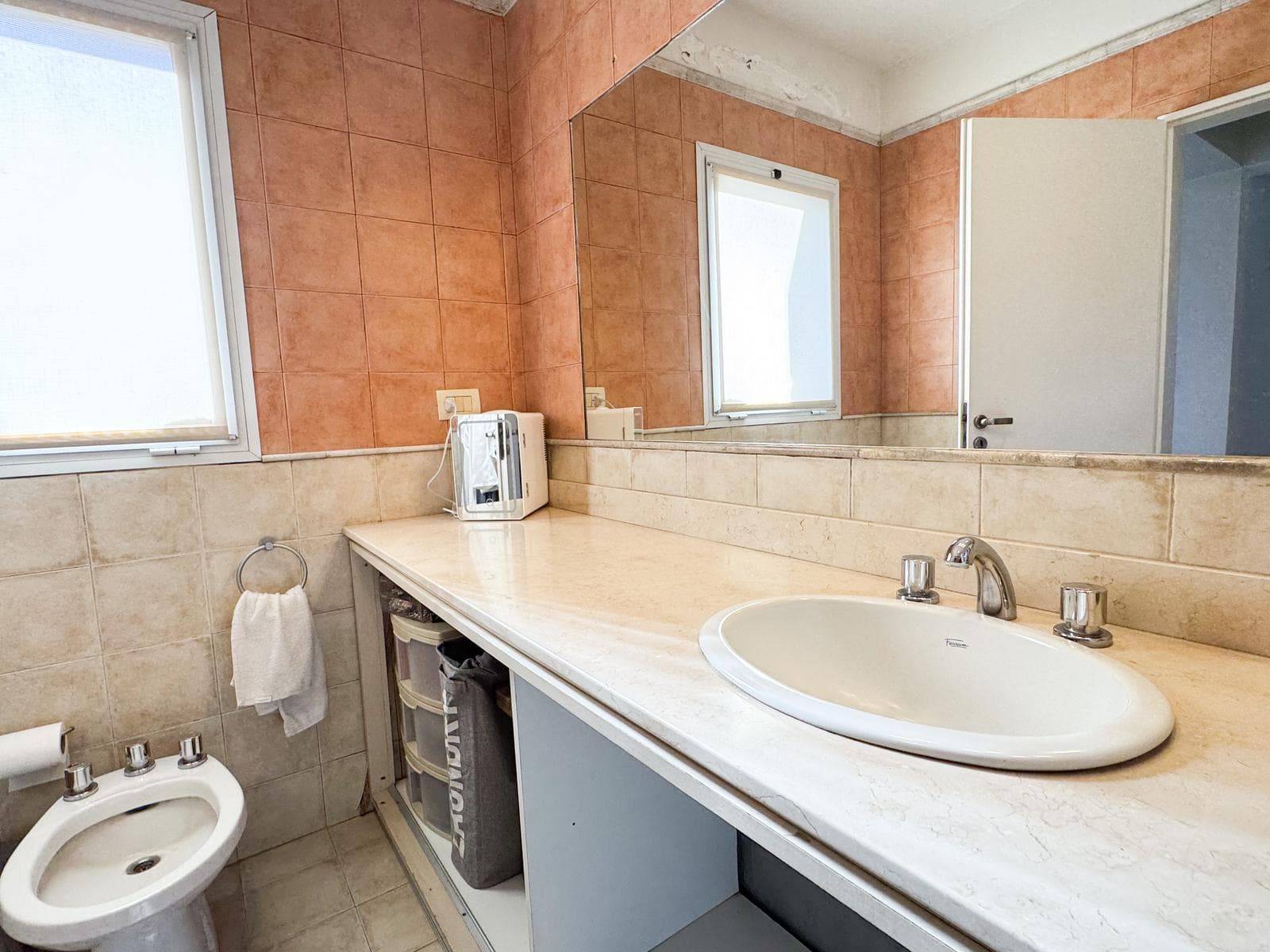 House for Sale in the Santa Barbara NeighborhoodHouse