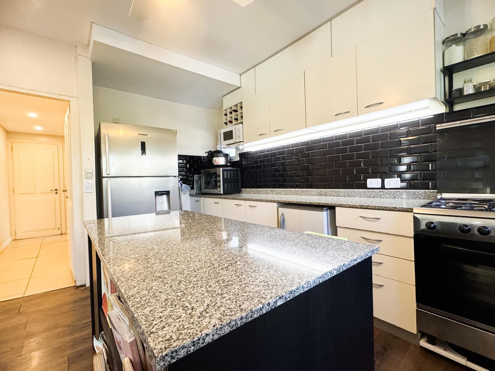 House for Sale in the Santa Barbara NeighborhoodHouse