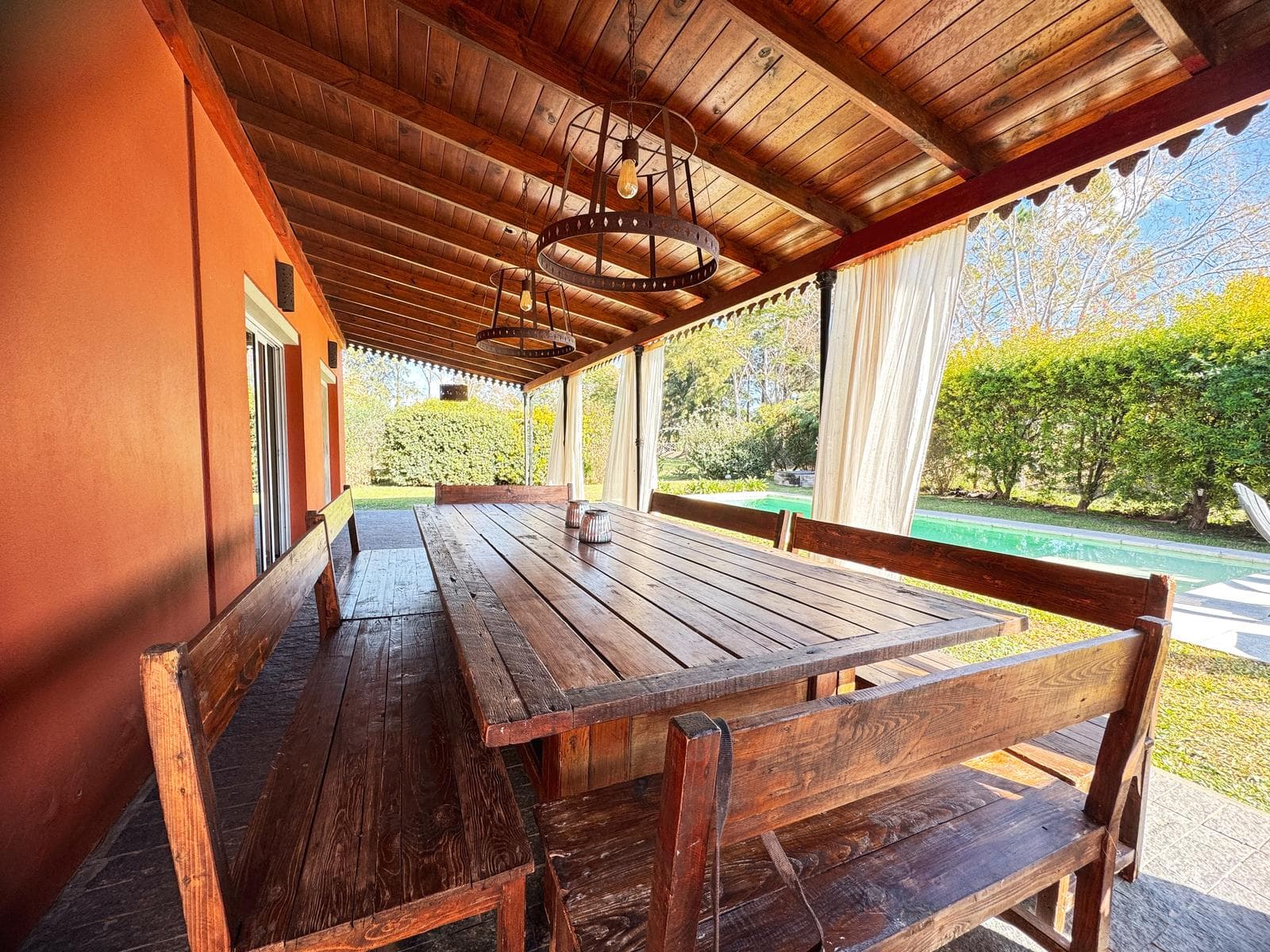 House for Sale in the Santa Barbara NeighborhoodHouse