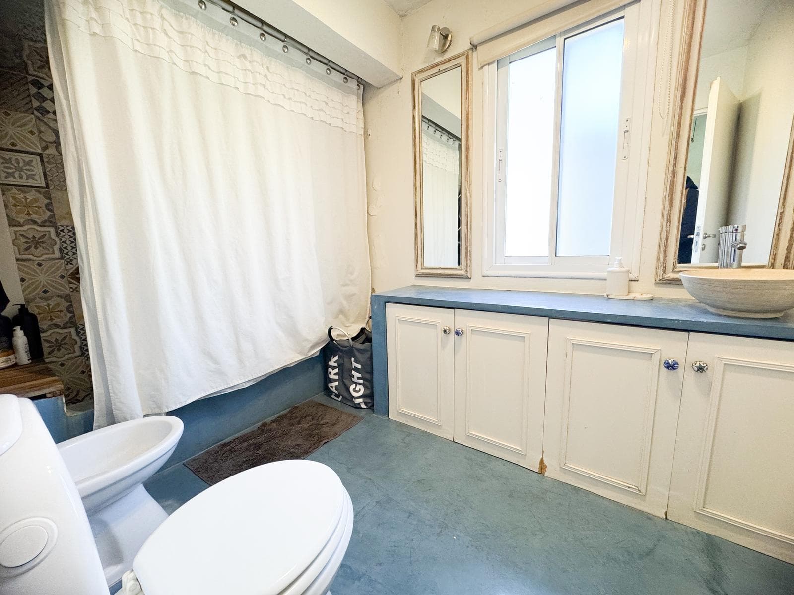 House for Sale in the Santa Barbara NeighborhoodHouse