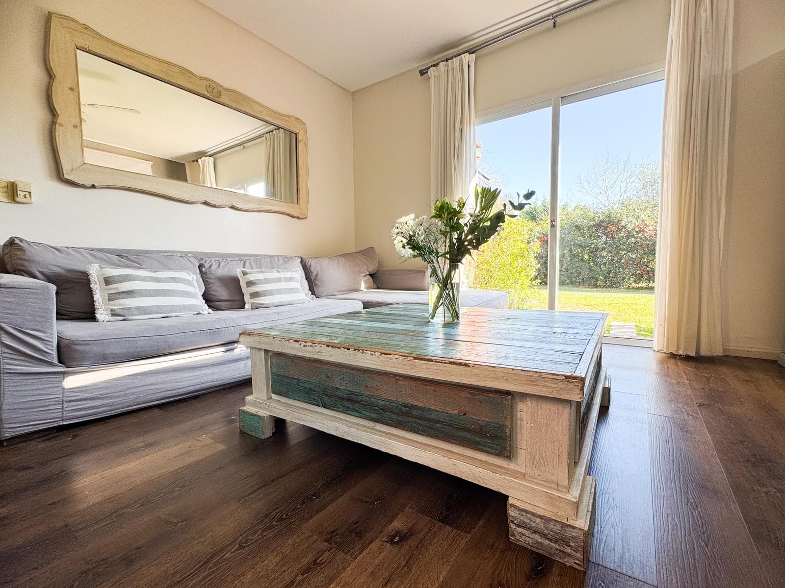 House for Sale in the Santa Barbara NeighborhoodHouse