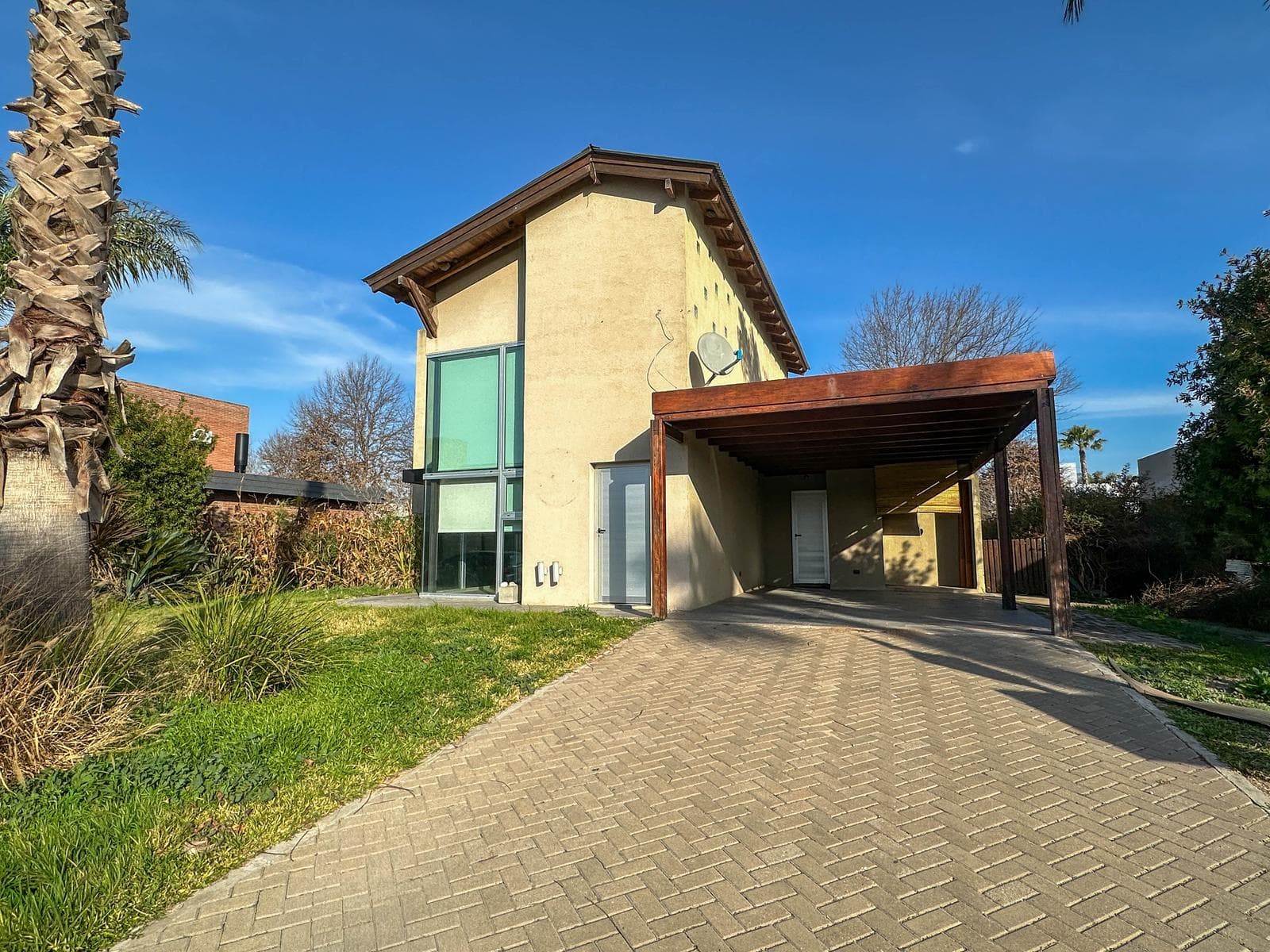 House for Sale: 4 Bedrooms, Funes, Miraflores, Funes Hills