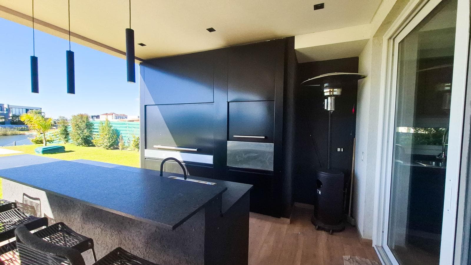 5-room lakefront house for sale in Costas Puertos Escobar