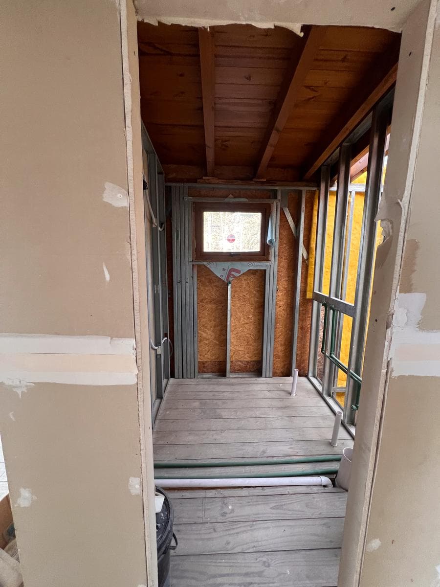 Brand-New Home - Dina Huapi - READY FOR OCCUPANCY AND FINANCING AVAILABLE