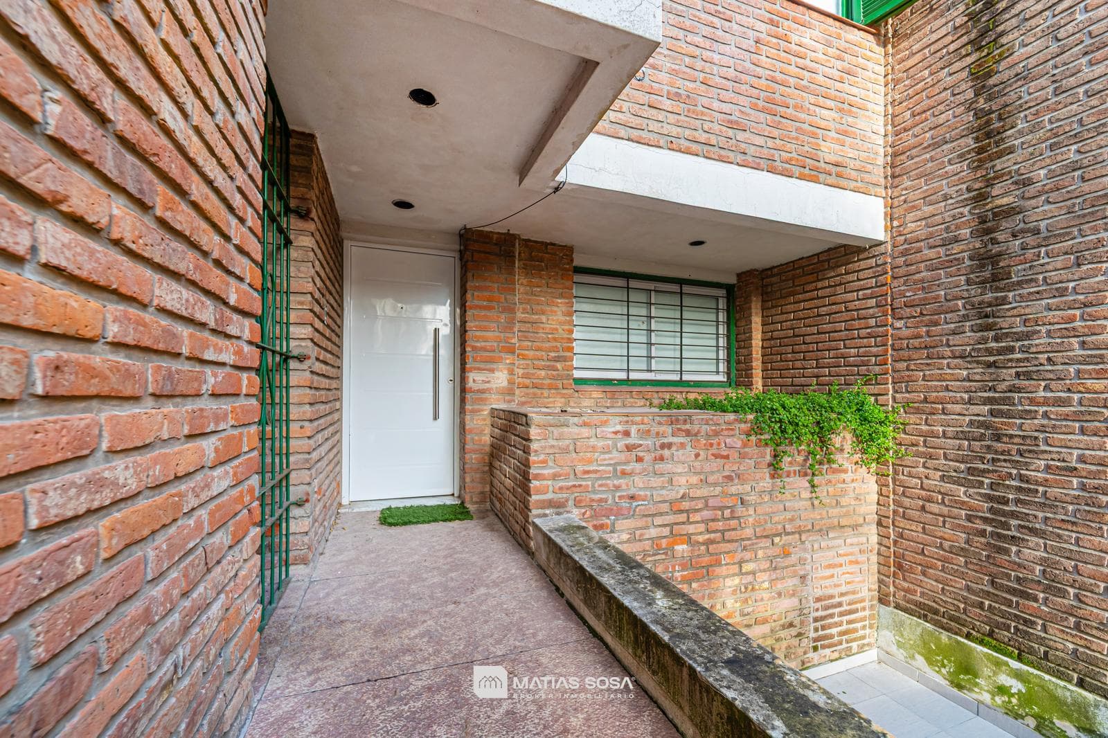 For Sale: 4-room house—plus apartment—garage—patio and barbecue area in San Carlos