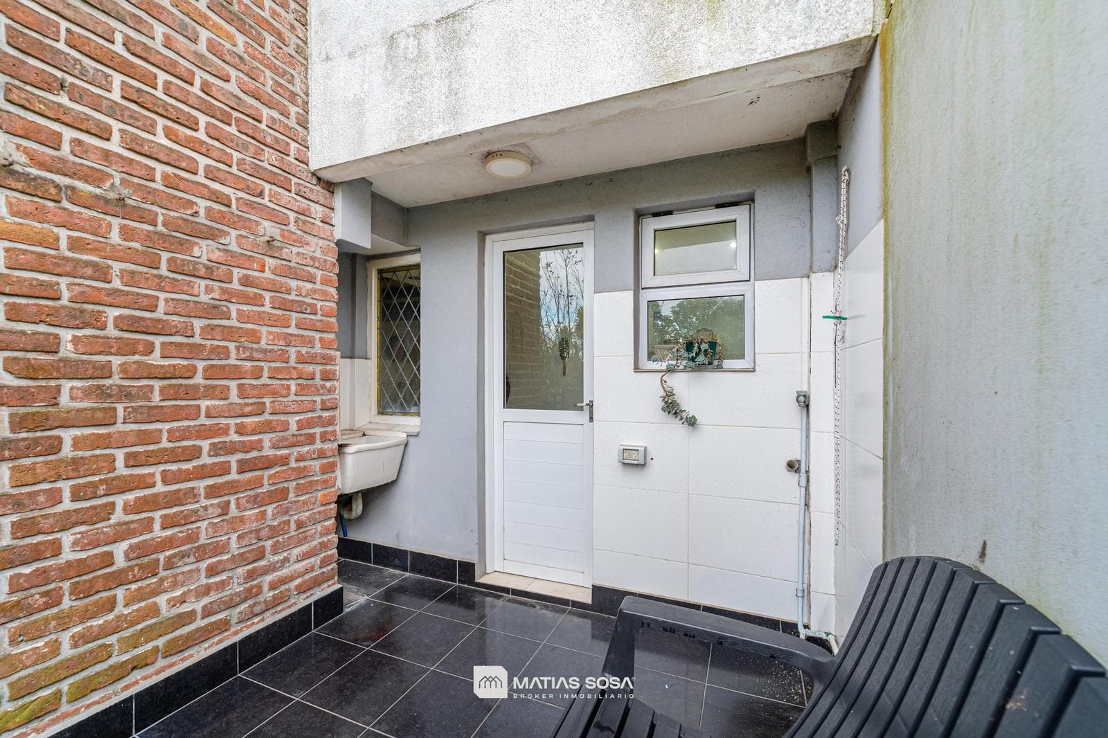 For Sale: 4-room house—plus apartment—garage—patio and barbecue area in San Carlos