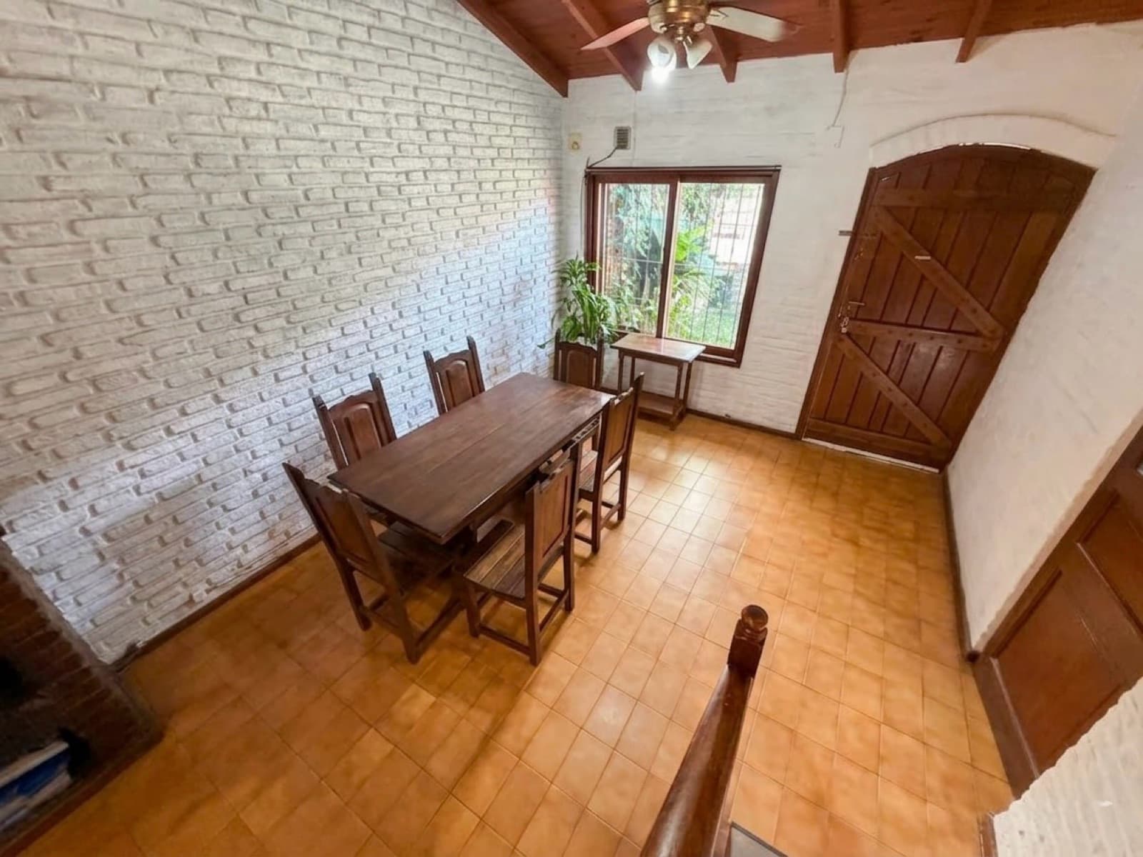 FOR SALE / TRADE – 4-BEDROOM HOUSE WITH GARDEN, BARBECUE AREA, AND GARAGE – LOMAS DE ALBERDI, ROSARIO