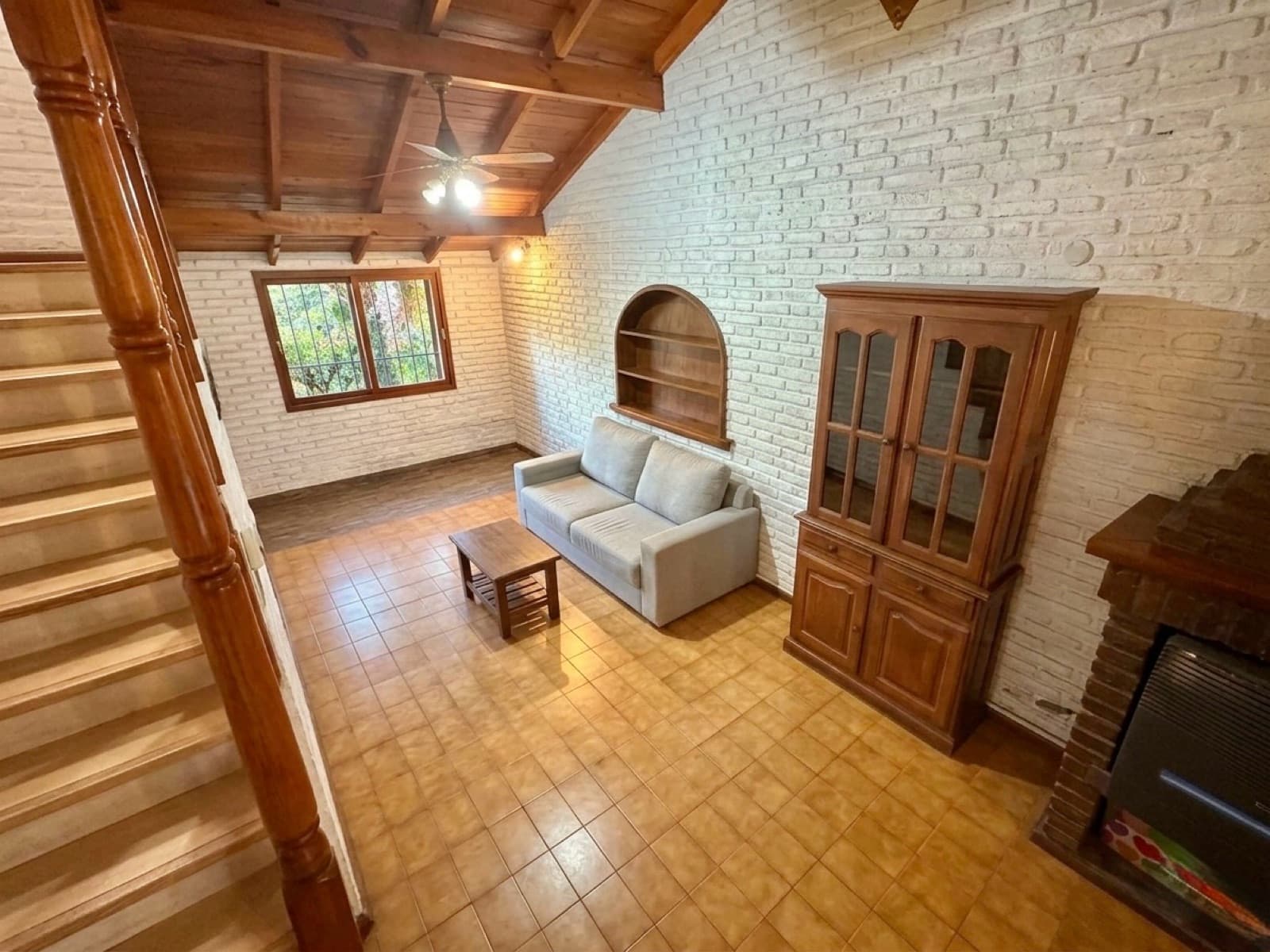 FOR SALE / TRADE – 4-BEDROOM HOUSE WITH GARDEN, BARBECUE AREA, AND GARAGE – LOMAS DE ALBERDI, ROSARIO
