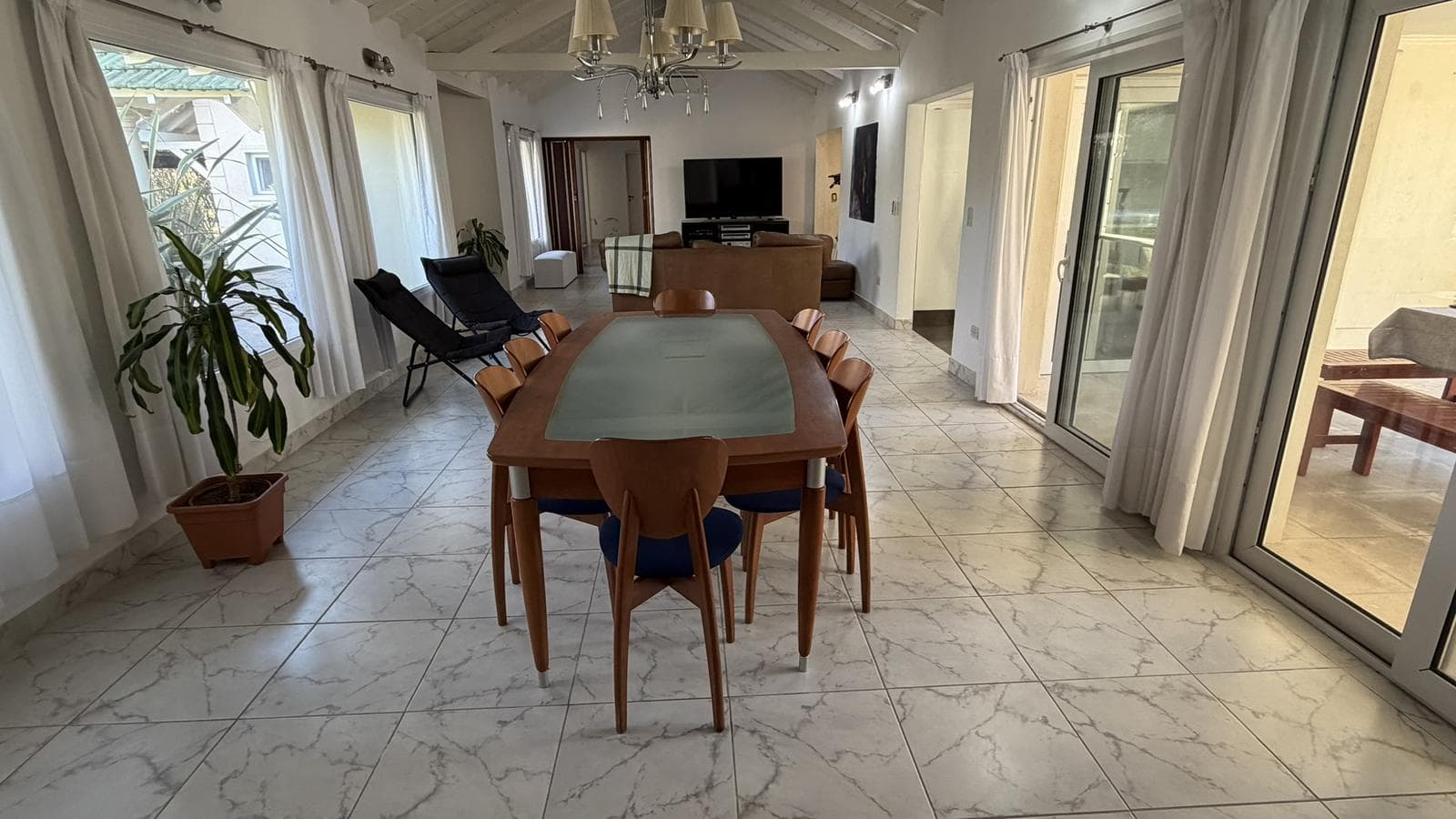 6-Room House for Sale in Pilar