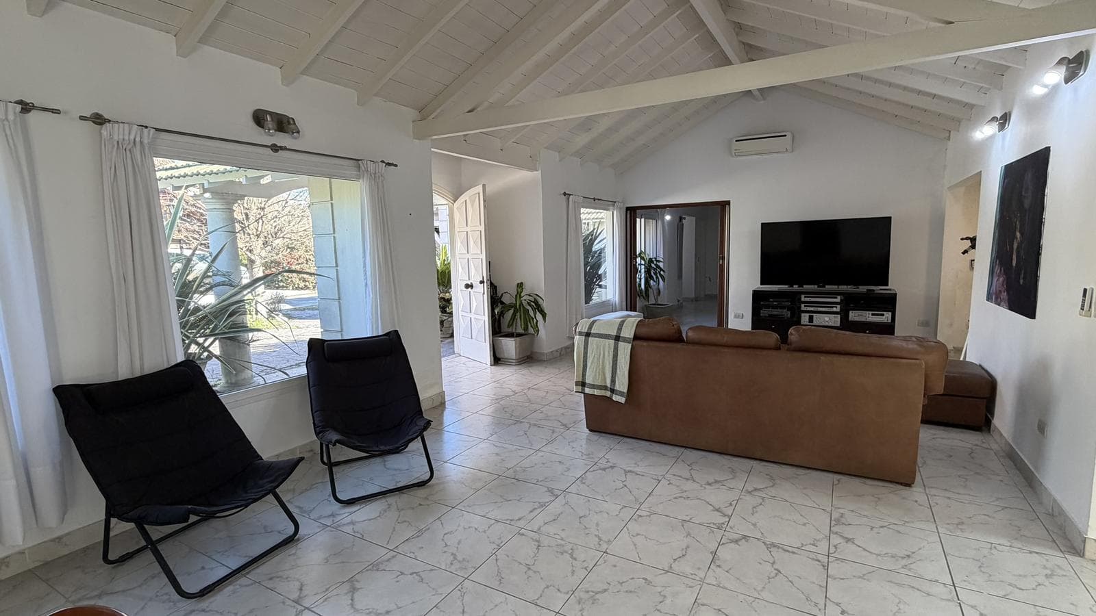6-Room House for Sale in Pilar
