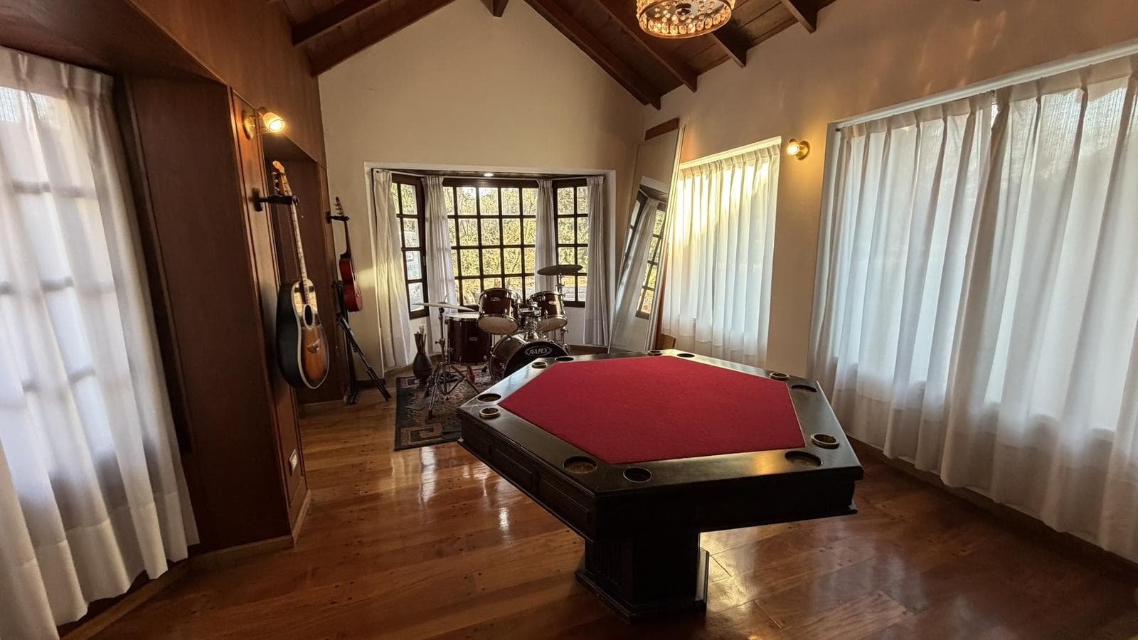 6-Room House for Sale in Pilar