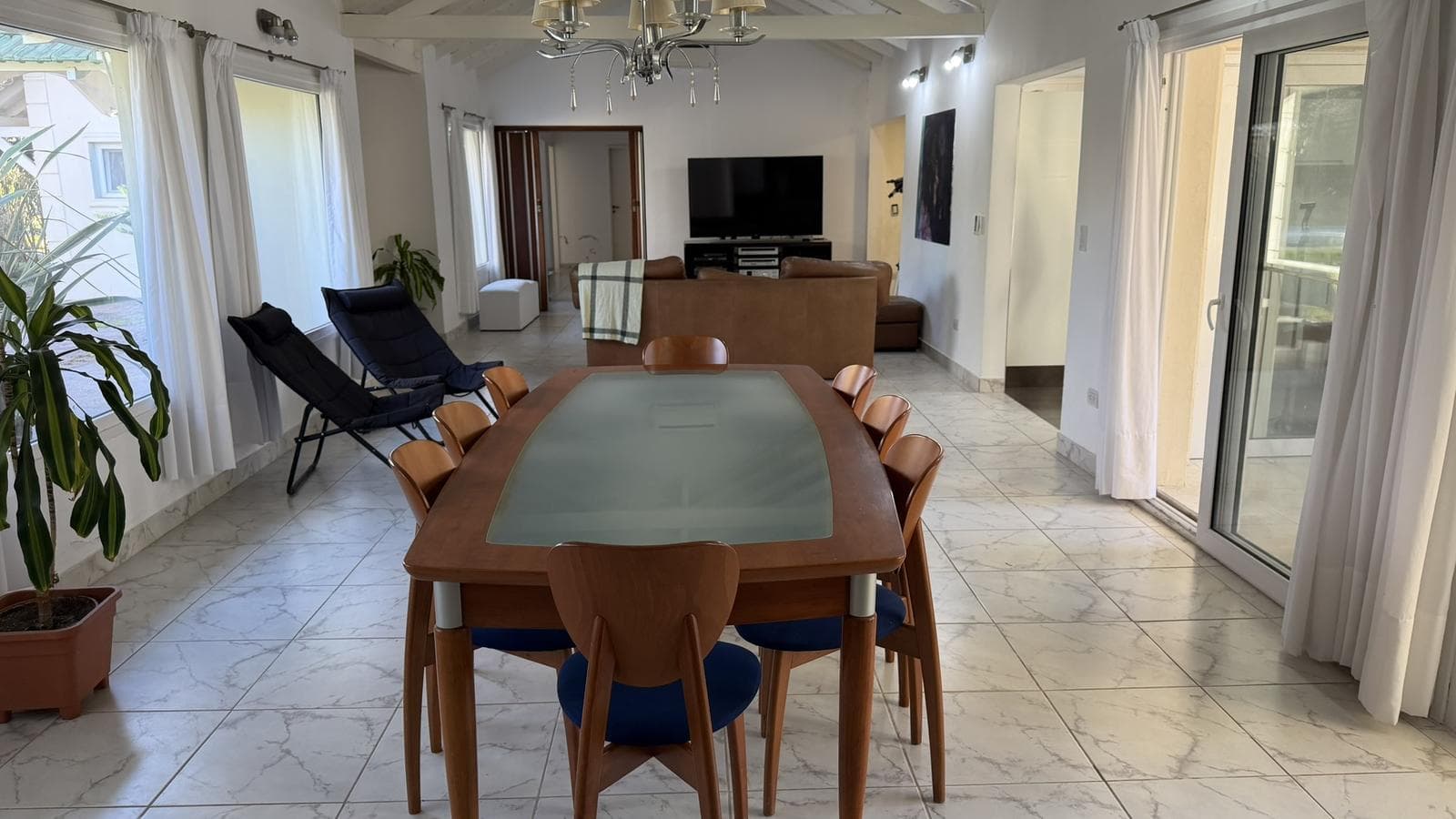 6-Room House for Sale in Pilar