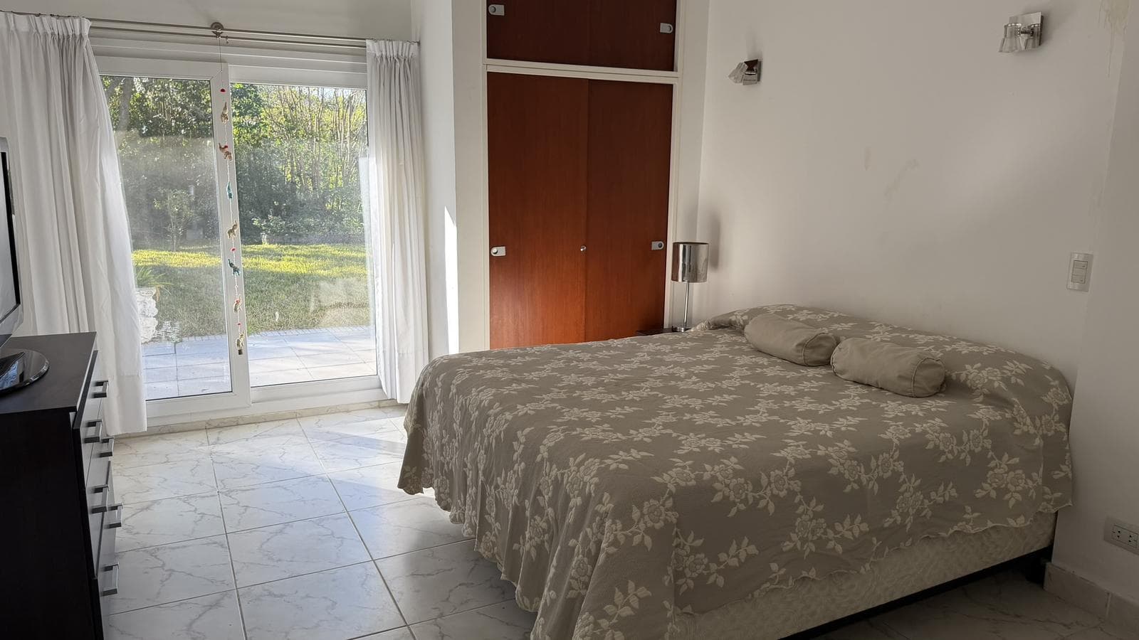 6-Room House for Sale in Pilar