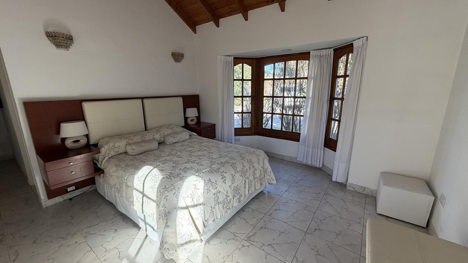 6-Room House for Sale in Pilar