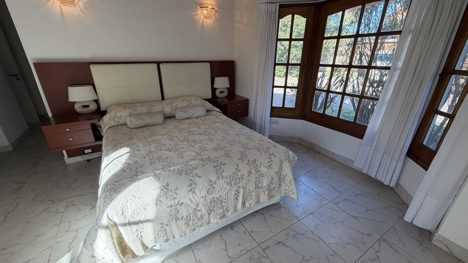 6-Room House for Sale in Pilar