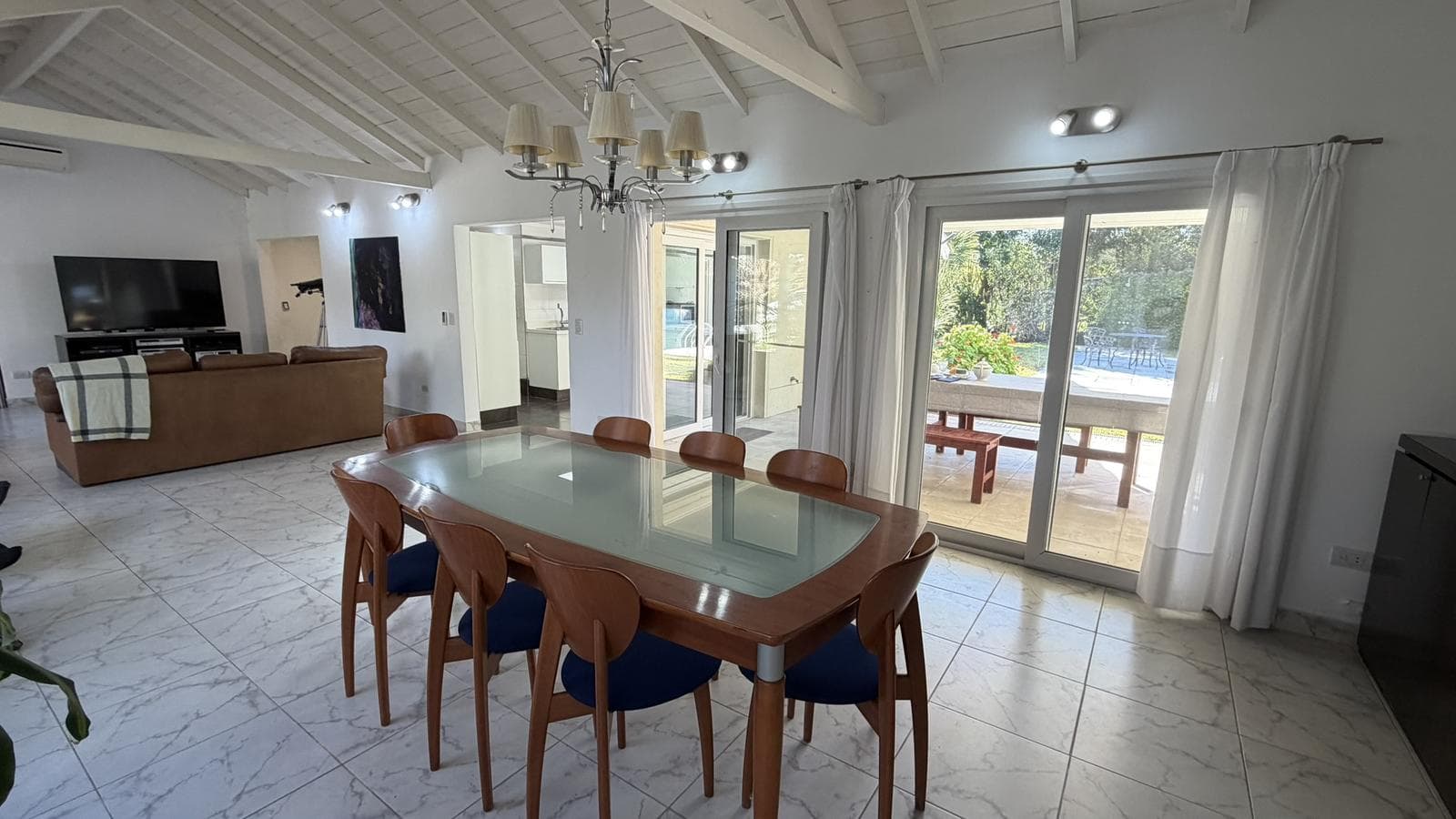 6-Room House for Sale in Pilar