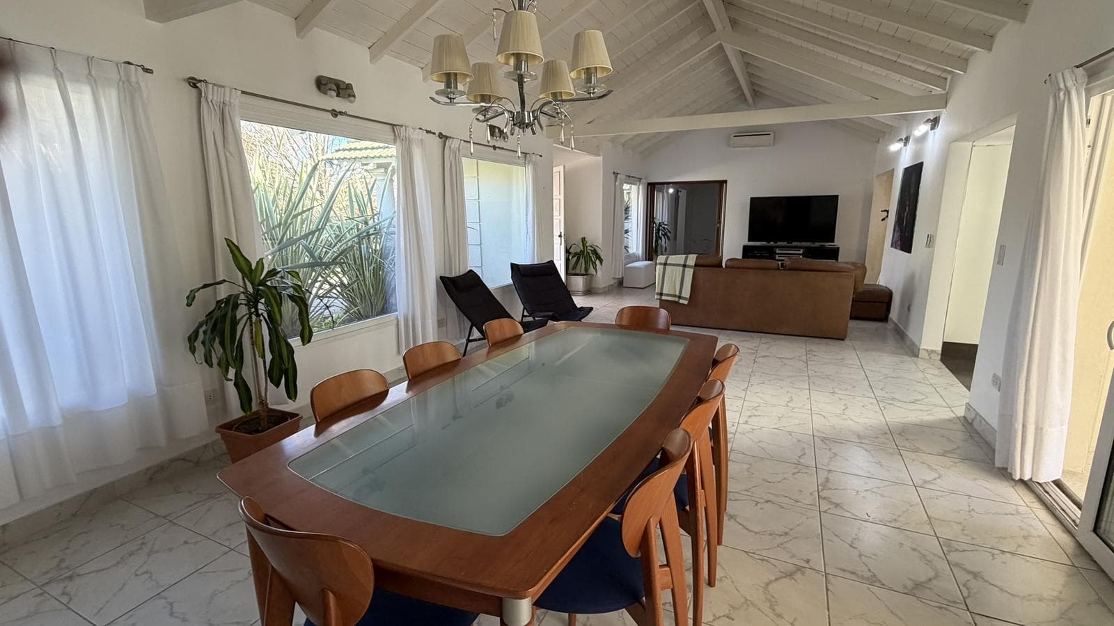 6-Room House for Sale in Pilar